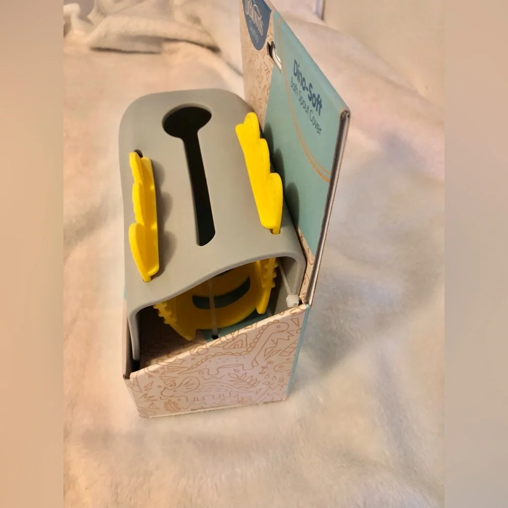 New Dr. Brown’s CleanUp Dino-Soft Baby Bath Spout Cover new in the box